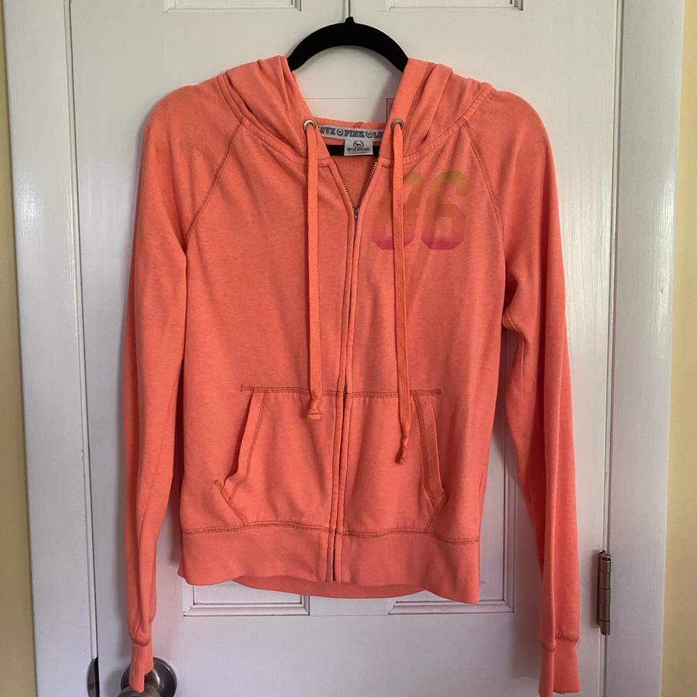 VS pink hoodie